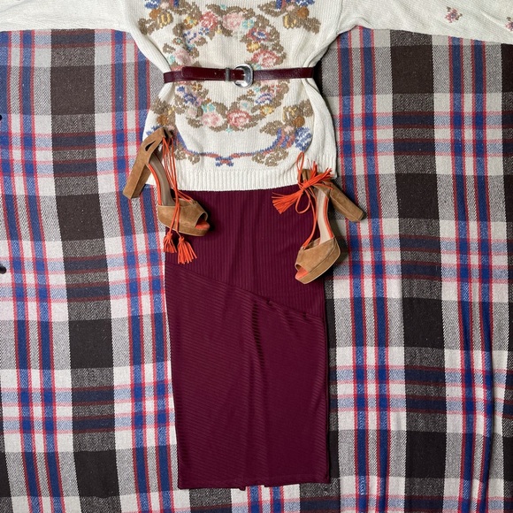 Ribbed bodycon mid calf skirt - Picture 6 of 11